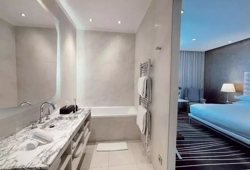 Suite, Maison Pic