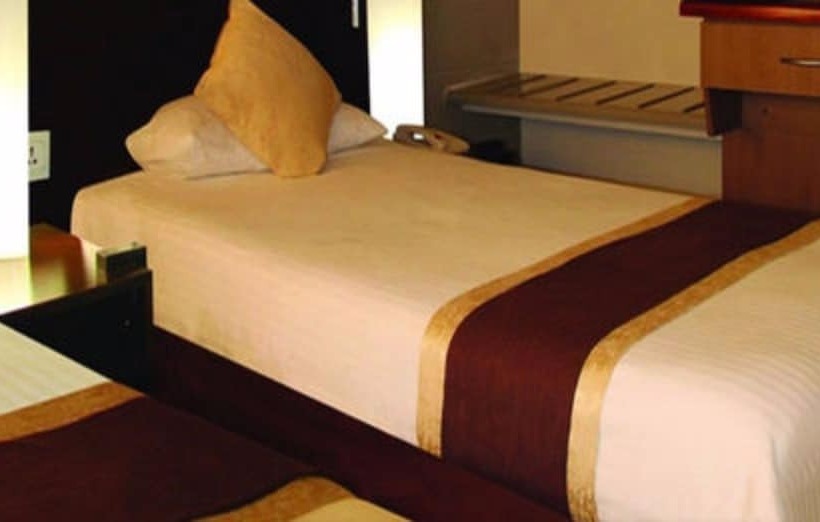 اتاق استاندارد, Peninsula International