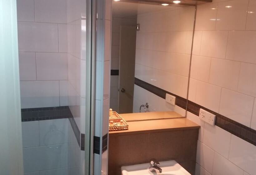 اتاق استاندارد در طبقه همکف, Peninsula International