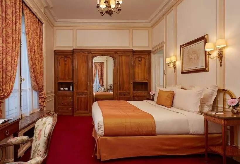 Habitación Clásica, Raphael