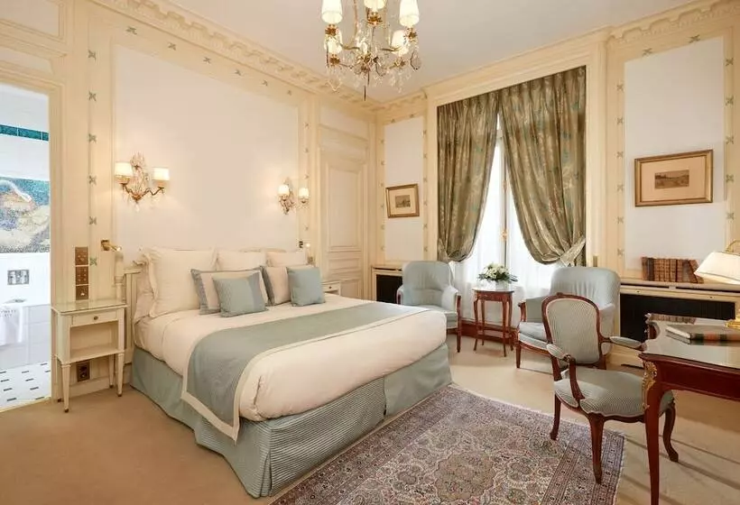 Habitación Superior, Raphael