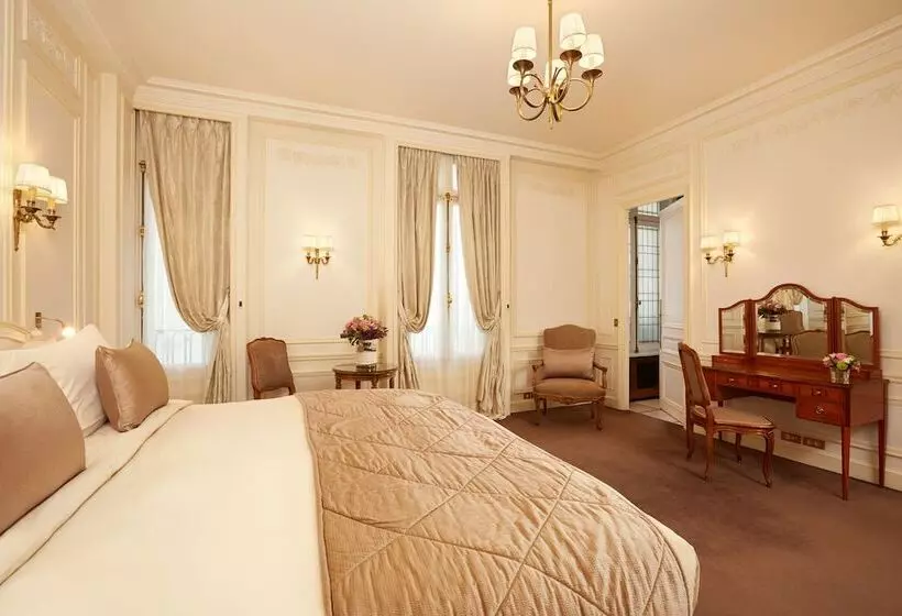 Habitación Superior, Raphael