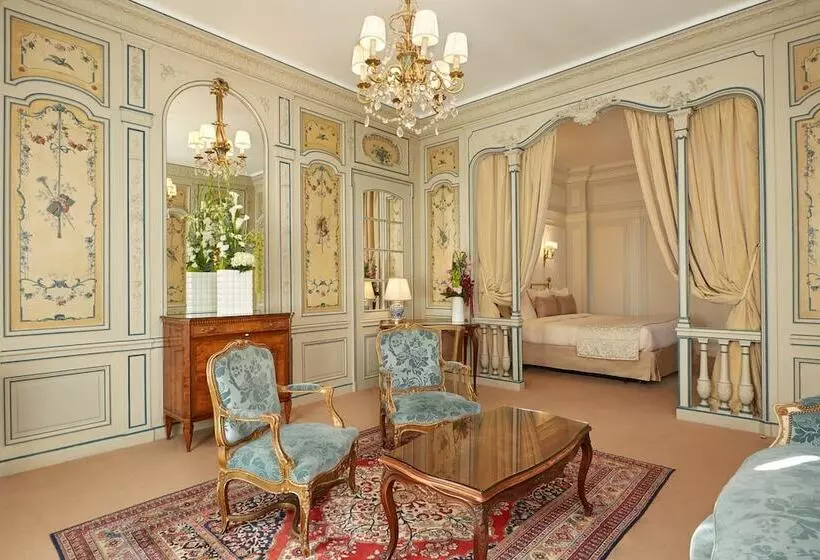 Junior Suite, Raphael