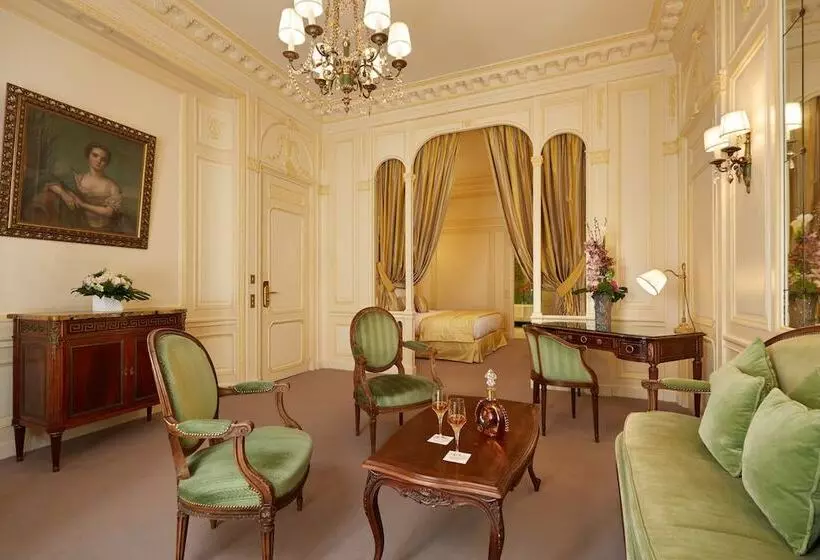 Junior Suite, Raphael