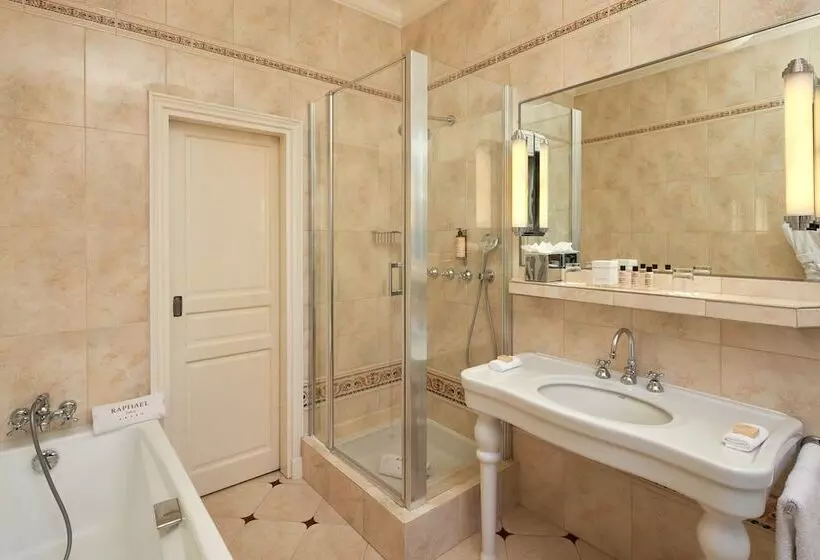 Junior Suite, Raphael