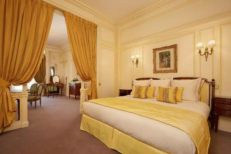 Junior Suite Deluxe, Raphael