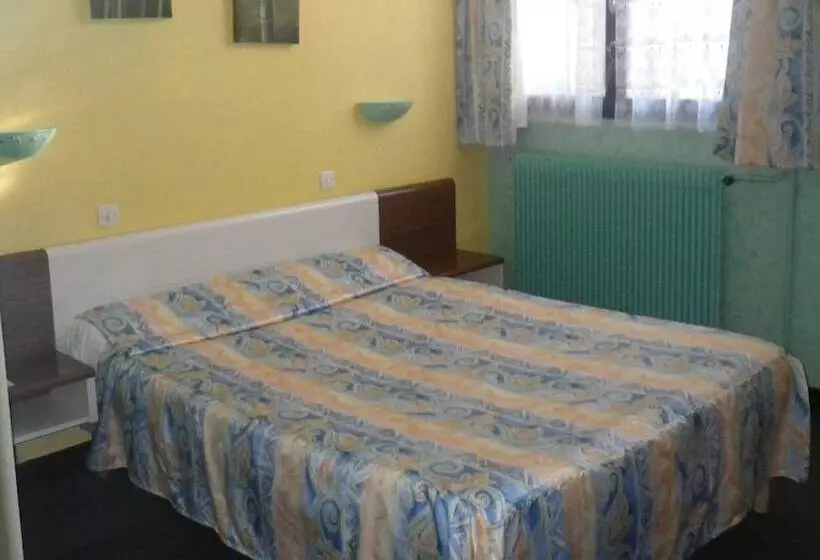 Standard Room, Restaurant Le Seignelay