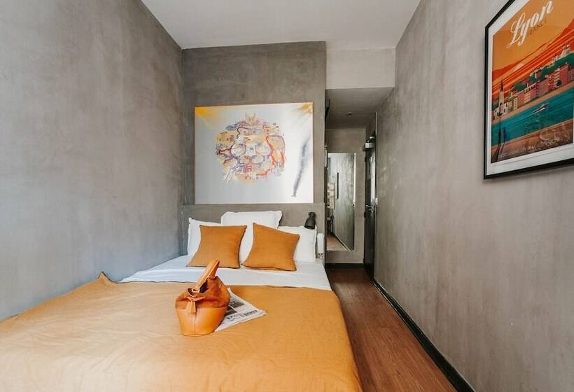 经典单人间, Taggat