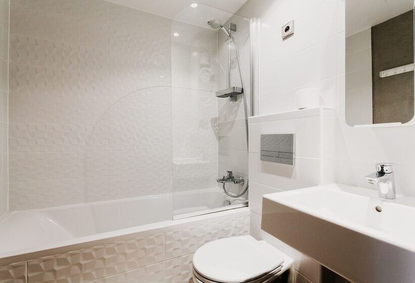 舒适型房间, Taggat