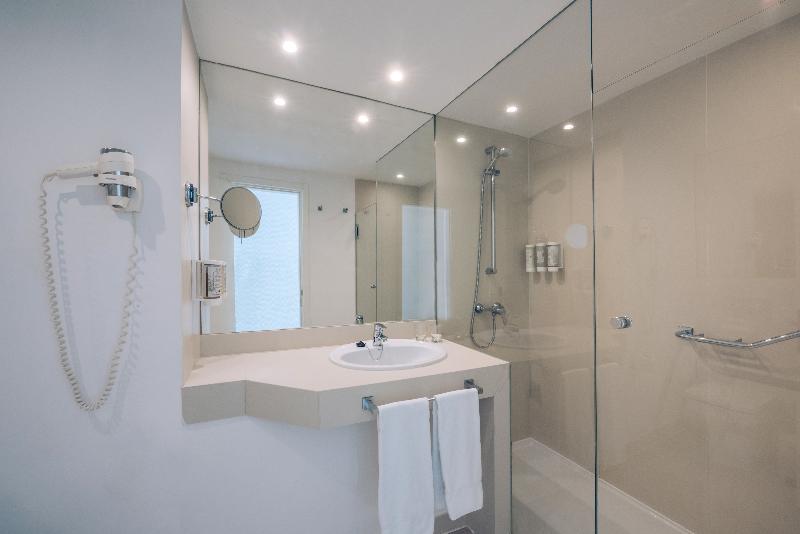 舒适型房间, Taggat