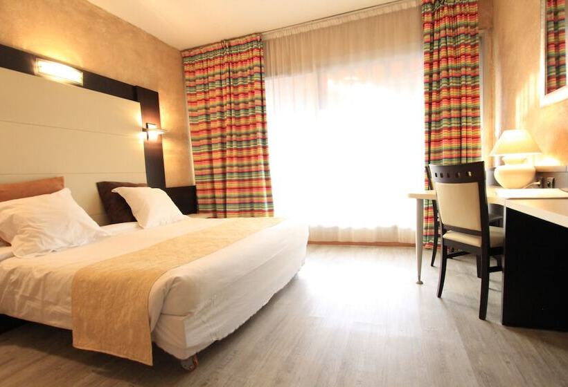 Номер Стандарт, The Originals City, Hôtel Galaxie, Nice Aéroport