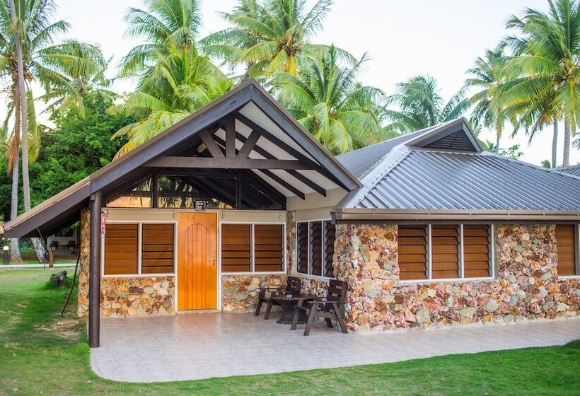 بانگلوی استاندارد, Plantation Island Resort