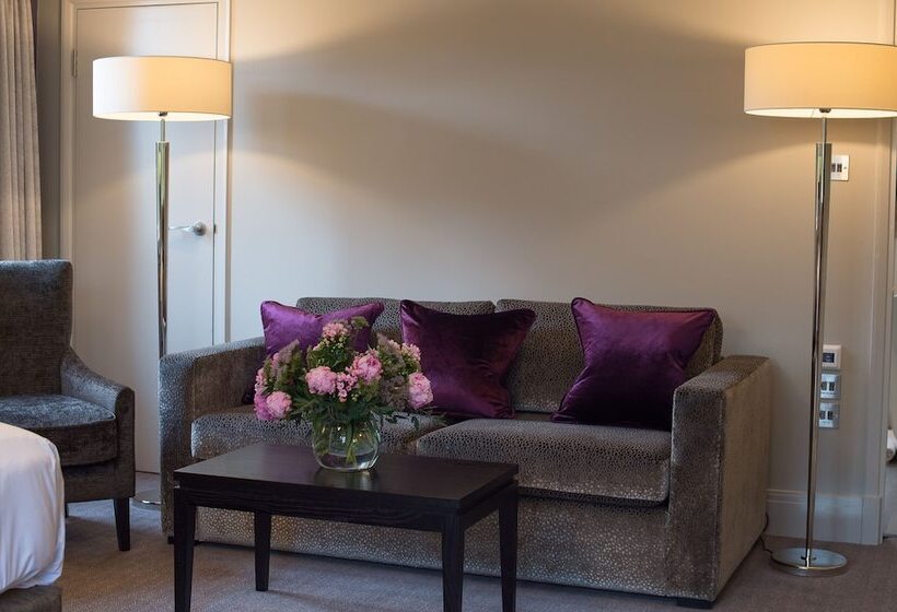 패밀리 룸, Hogarths Stone Manor