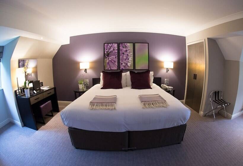 패밀리 룸, Hogarths Stone Manor