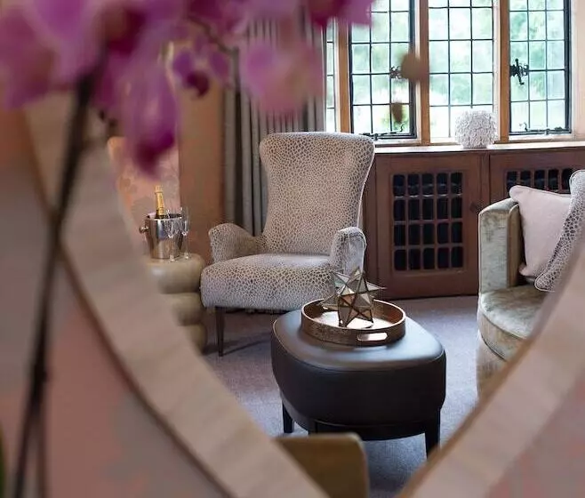 デラックススイート, Hogarths Stone Manor