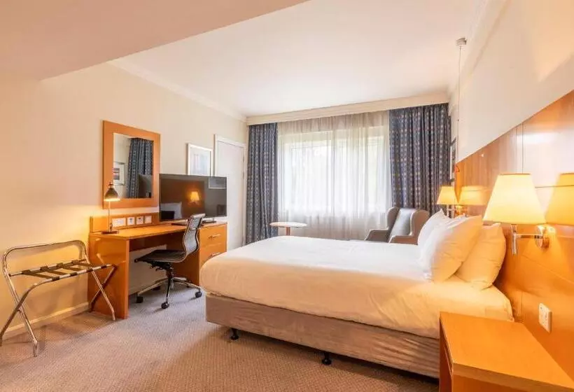 身障者適用スタンダードルーム, Holiday Inn Basildon, An Ihg