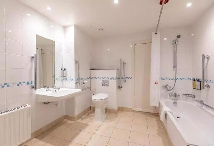 身障者適用スタンダードルーム, Holiday Inn Basildon, An Ihg