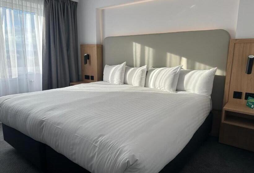 스탠다드 룸 킹사이즈 침대, Holiday Inn Basildon, An Ihg