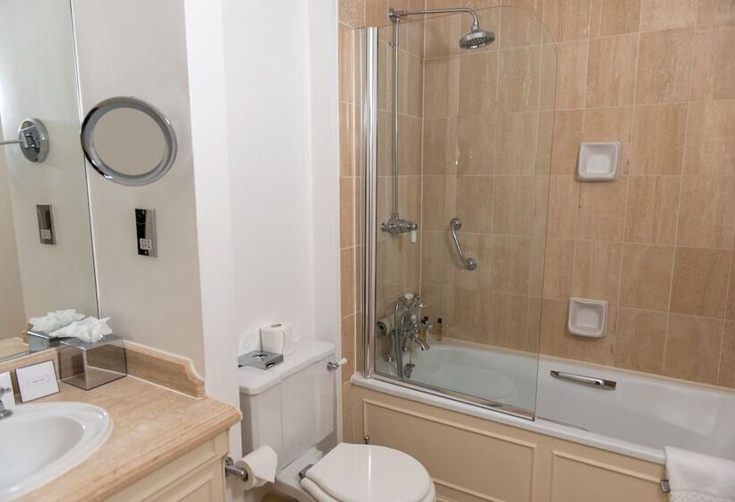 Классический Номер, Lucknam Park