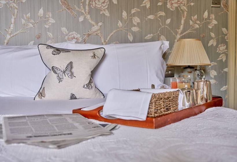 Классический Номер, Lucknam Park