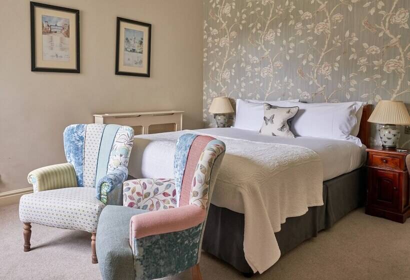 Классический Номер, Lucknam Park