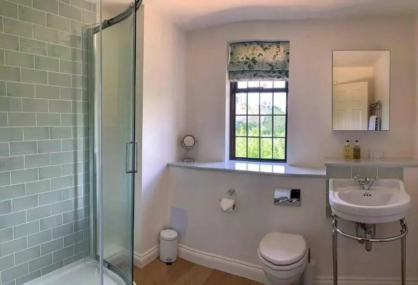 シングルデラックスルーム, Mortons Manor