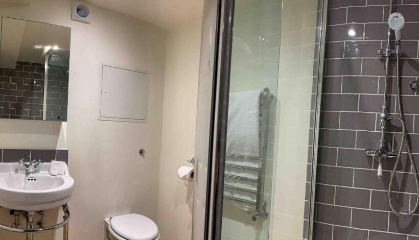 غرفة قياسية مزوَّدة بتراس, Mortons Manor