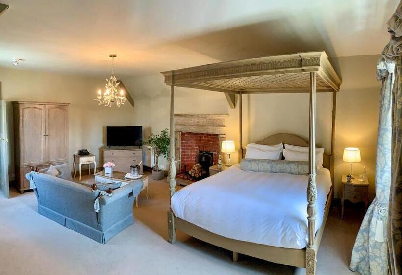 جناح ديلوكس, Mortons Manor