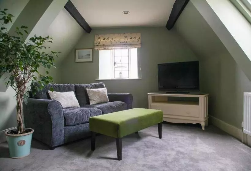 スイート, Mortons Manor