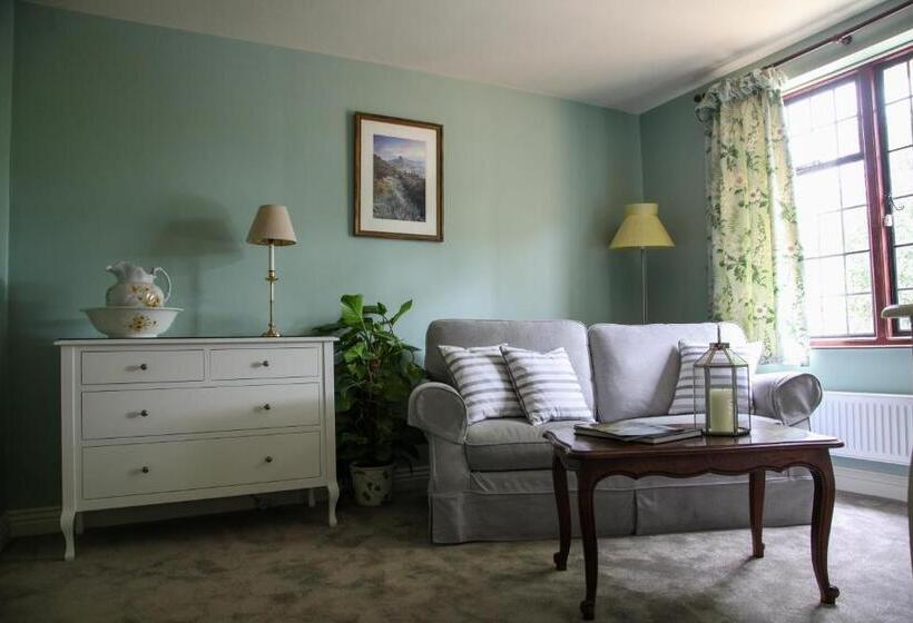 جناح عائلي, Mortons Manor