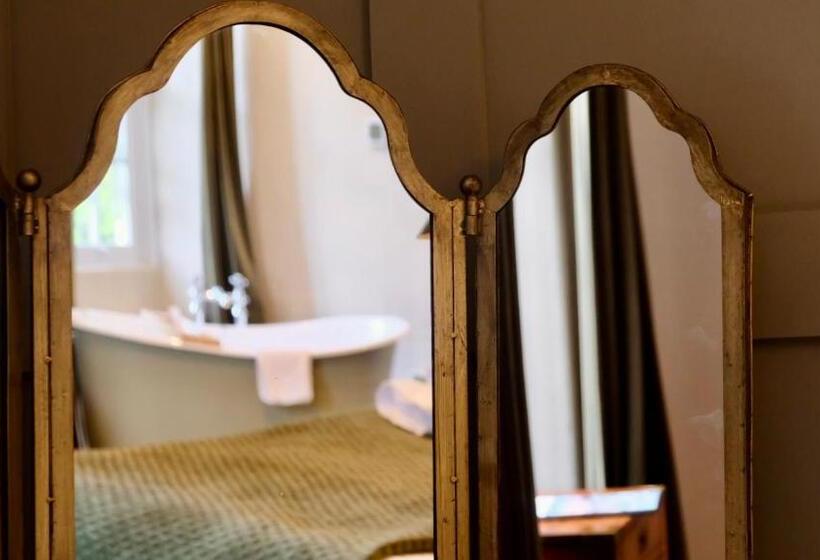 Номер Стандарт, Simonstone Hall