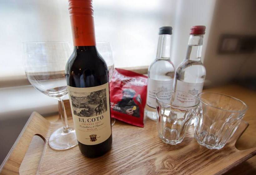 スイート, The Crown