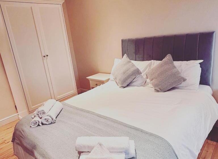 スタンダードルーム, The Hanmer Arms