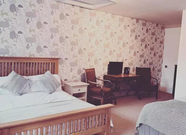 ファミリールーム, The Hanmer Arms