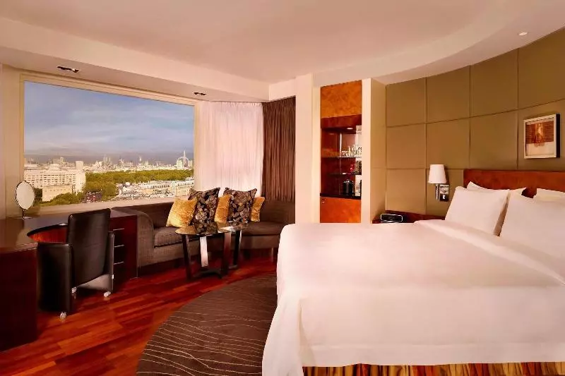 シングルデラックスルーム, The Park Tower Knightsbridge, A Luxury Collection Hotel, London