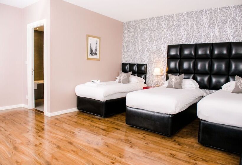 标准三人间, The Royal Hotel Cardiff