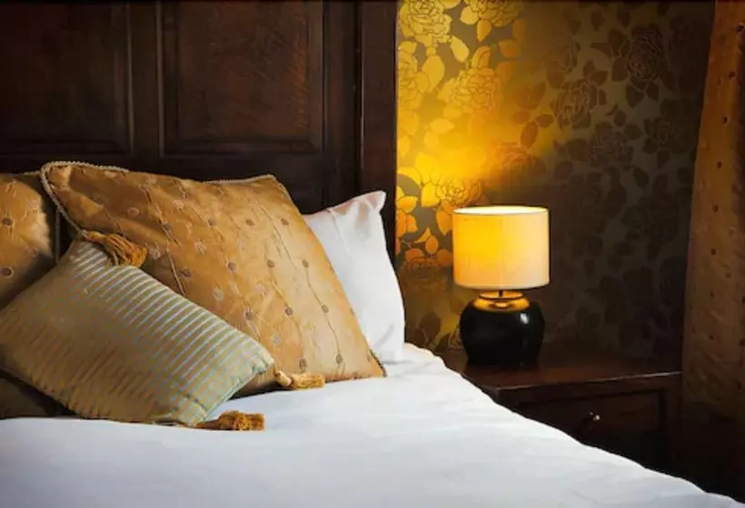 Cameră Standard, The White Cliffs