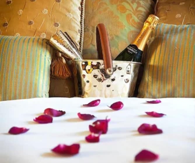 수피리어 룸, The White Cliffs