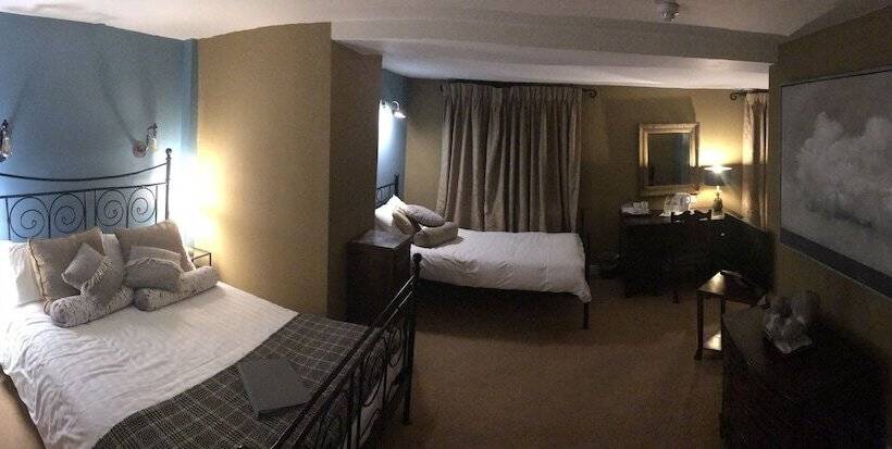 수피리어 룸, The White Cliffs