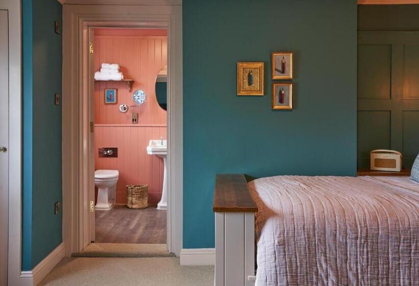 スタンダードルーム, The White Horse