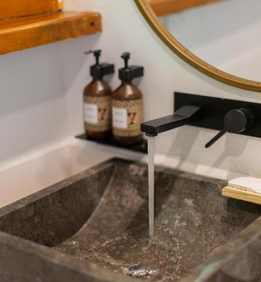 ویلای استاندارد با چشم‌انداز باغ, Koro Sun Resort & Rainforest Spa