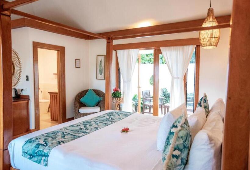 ویلای استاندارد با چشم‌انداز باغ, Koro Sun Resort & Rainforest Spa