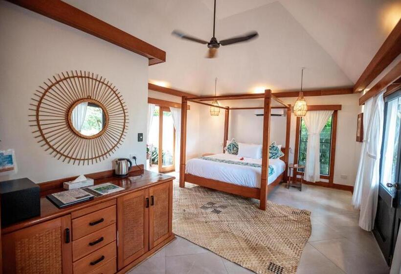 ویلای استاندارد با چشم‌انداز باغ, Koro Sun Resort & Rainforest Spa