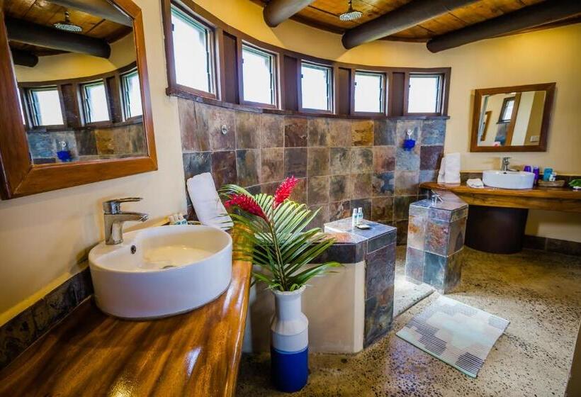 بانگلوی استاندارد, Koro Sun Resort & Rainforest Spa