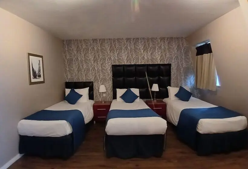 اتاق استاندارد سه نفره, Royal Hotel Cardiff by Belvilla