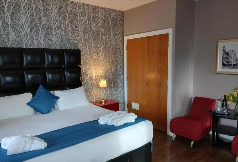 اتاق سوپریور با تخت بزرگ, Royal Hotel Cardiff by Belvilla