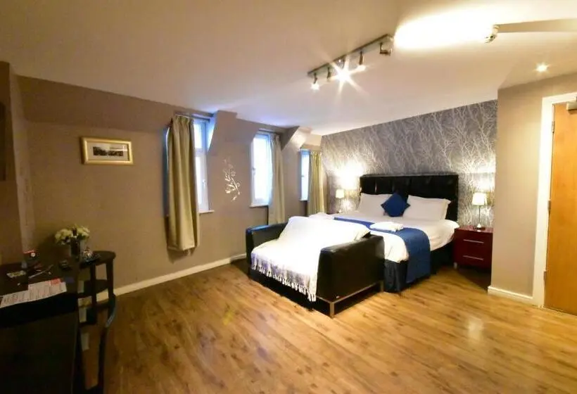 اتاق سوپریور با تخت بزرگ, Royal Hotel Cardiff by Belvilla