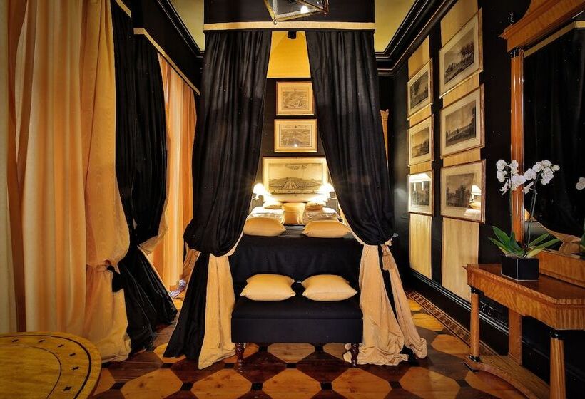 Standard Room, Blakes Hotel London