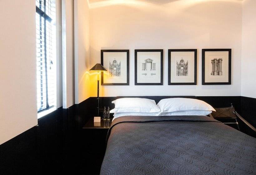 Basic Room, Blakes Hotel London