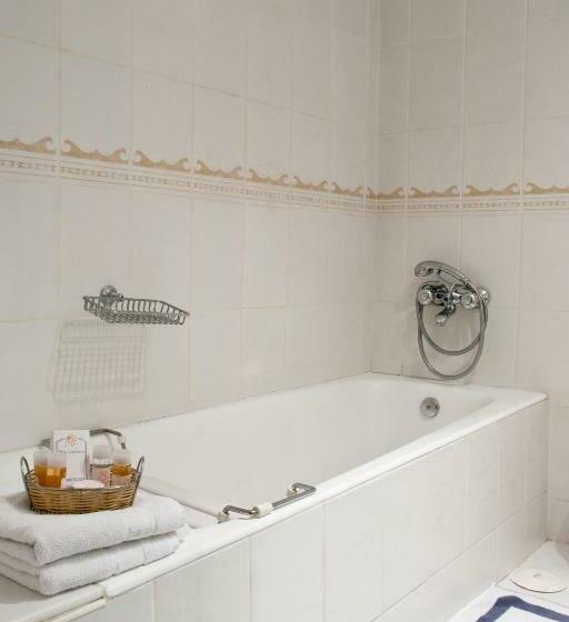 اتاق استاندارد سه نفره, Arethusa Hotel Athens